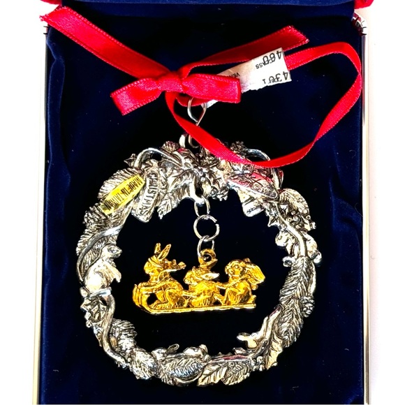 ARTHUR COURT Christmas Ornament Rabbit Wreath With Toboggan Rare 1992 NEW - Picture 5 of 12